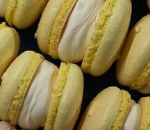 Макарунс Манго-маракуйя