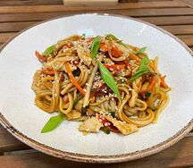 Вок с курицей