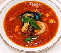 Томатный суп с морепродуктами