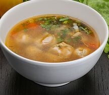 Пельмени с бульоном