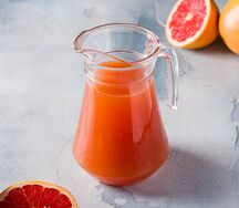 Свежевыжатый грейпфрутовый сок