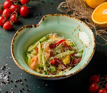 Салат с лососем и соусом Вильямс 