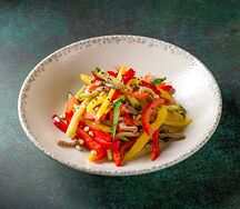 Теплый салат с телятиной