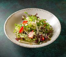 Фирменный салат Дюшес