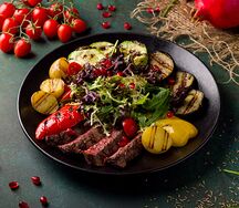 Стейк-салат с мраморной говядиной