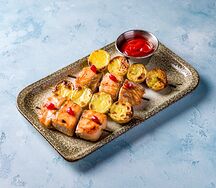 Шашлычки из лосося с мини-картофелем