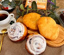 Булочка с вишней 