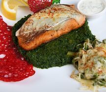 Семга со шпинатом