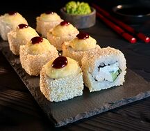 Запеченный ролл с курицей