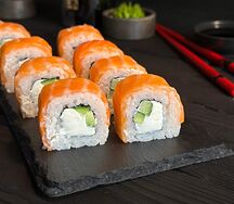 Ролл Филадельфия с огурцом