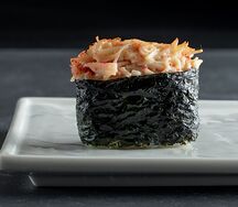 Суши запеченные спайси с крабом