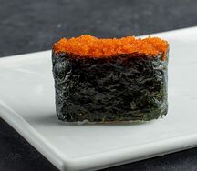 Суши традиционные Икра летучей рыбы