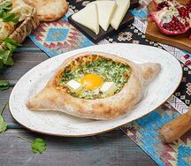 Хачапури по-аджарски с зеленью