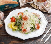 Салат Цезарь с креветками