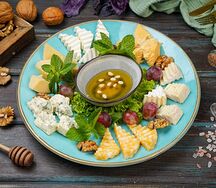 Ассорти европейских сыров