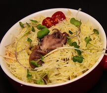 Сливочный удон с морскими жителями