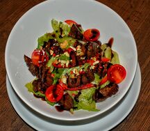 Тёплый салат с куриной печенью