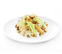 Салат Цезарь с курицей