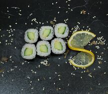 Ролл с огурцом