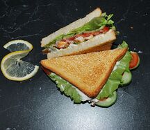 Сэндвич с копченой курицей