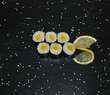 Ролл с ананасом