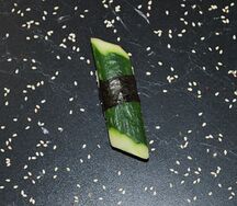 Суши Огурец