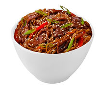 Говядина Блэк Пеппер с гречневой лапшой