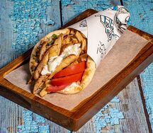 Афина с курицей