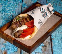 Афина с кебабом