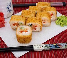 Харумаки с лососем