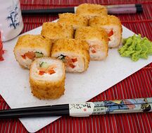 Харумаки с копчёным лососем