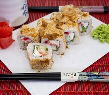 Ролл фирменный Бонито с креветками