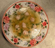 Куриный бульон с фрикадельками