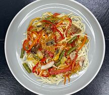 Wok удон с морепродуктами в терияки соусе