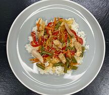 Wok рис со свининой в терияки соусе