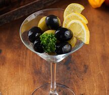 Маслины, оливки с косточкой