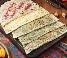 Кутаб с зеленью и сыром