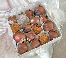 Набор из клубники в шоколаде Молочная фантазия М