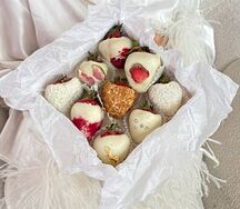 Набор из клубники Белоснежная Сладость S