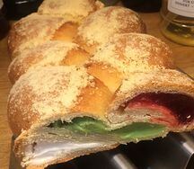 Кранч с фисташками, йогуртом и малиной