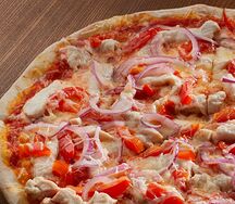 Пицца с курицей и сладкий перцем