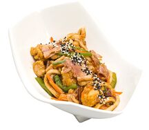 Лапша Wok с цыпленком и беконом