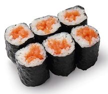 Ролл с лососем