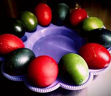 Яйцо крашеное