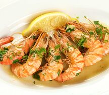 Лангустины с чесночным соусом