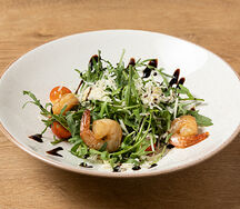 Салат Руккола с тигровыми креветками