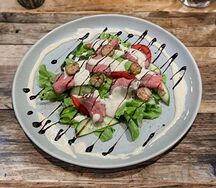 Салат с Ростбифом Вителло Тоннато