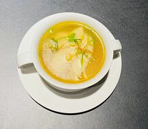 Куриный бульон с домашней лапшой