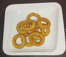 Луковые кольца в панировке