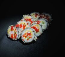 Жареный ролл с креветкой